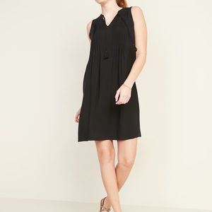 Old Navy Sleeveless Pintuck Swing Dress